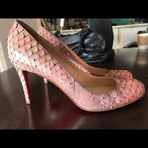 Christian Louboutin simple pump 85